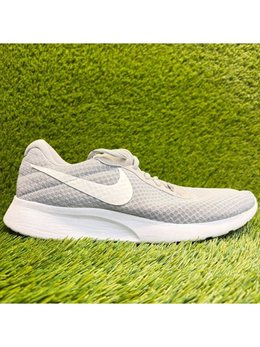 Nike Tanjun Mens Size 10 Wolf Gray White Athletic Running Walking Shoes Sneakers